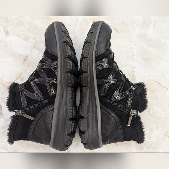 Skechers Woman's  Silvis  Bootie Black Winter Boots Size 6.5 - Picture 6 of 12